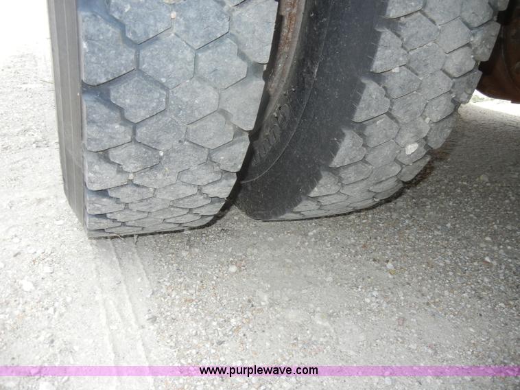 image for item D4373 1994 Chevrolet BlueBird school bus