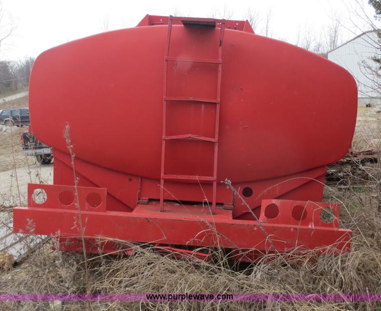 image for item D5813 6,000 gallon water tanker trailer