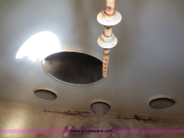 image for item D5813 6,000 gallon water tanker trailer