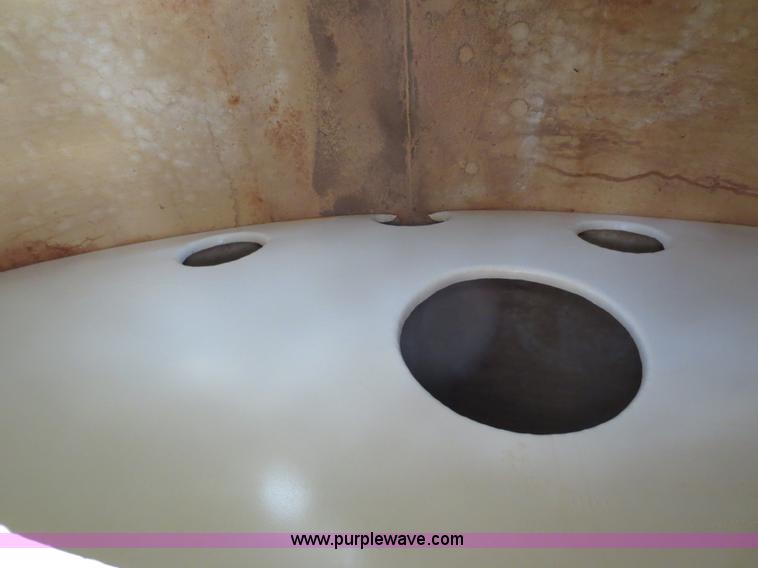 image for item D5813 6,000 gallon water tanker trailer