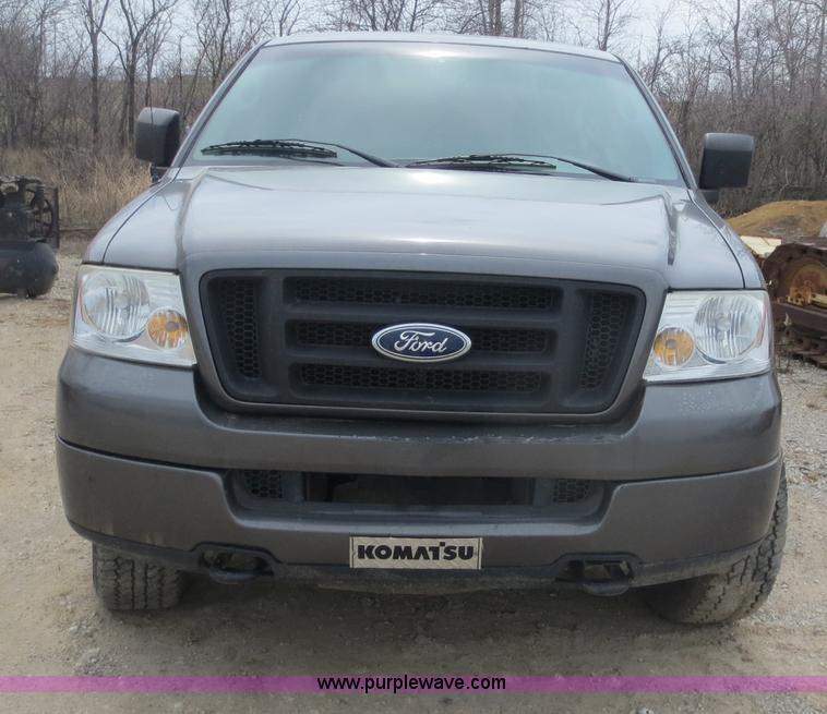 image for item D5814 2004 Ford F150 XLT SuperCab pickup truck