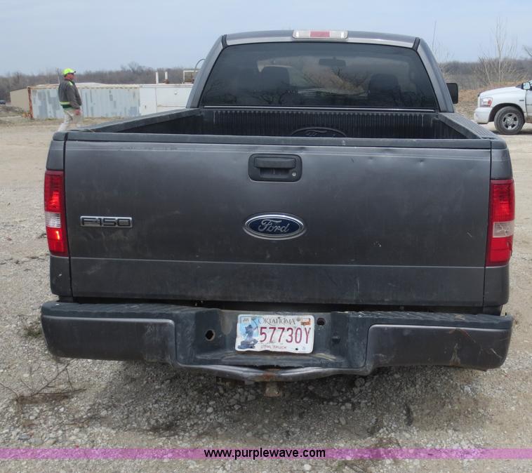 image for item D5814 2004 Ford F150 XLT SuperCab pickup truck
