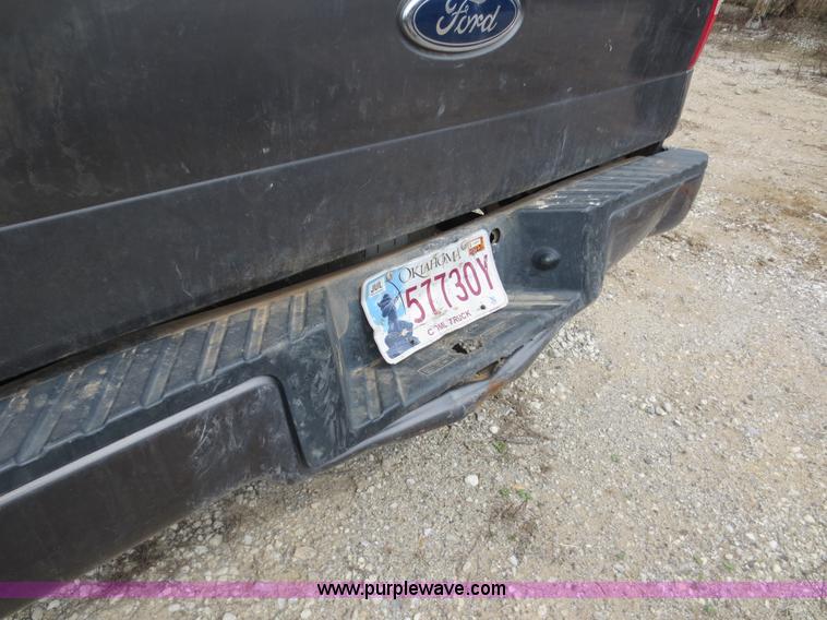 image for item D5814 2004 Ford F150 XLT SuperCab pickup truck