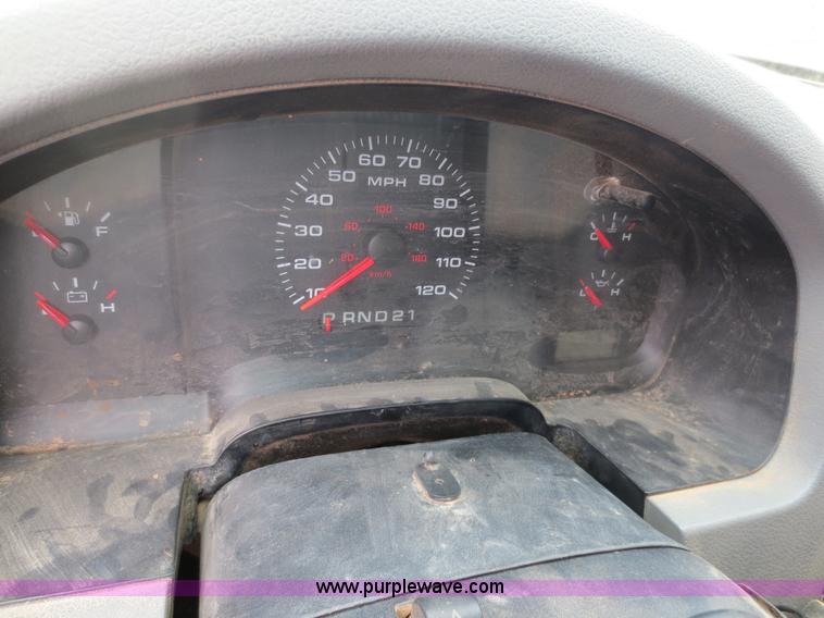 image for item D5814 2004 Ford F150 XLT SuperCab pickup truck