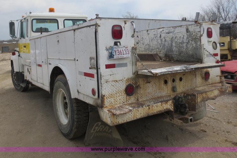 image for item D5815 1995 Mack CS250P service truck