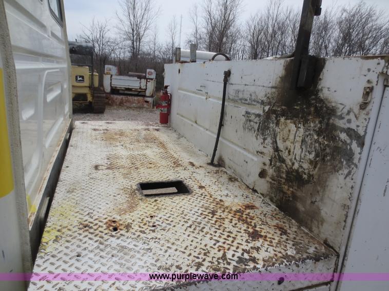 image for item D5815 1995 Mack CS250P service truck