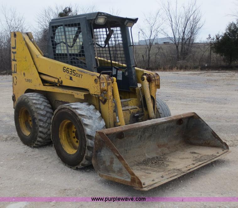 image for item D5816 Gehl 6635 DXT skid steer