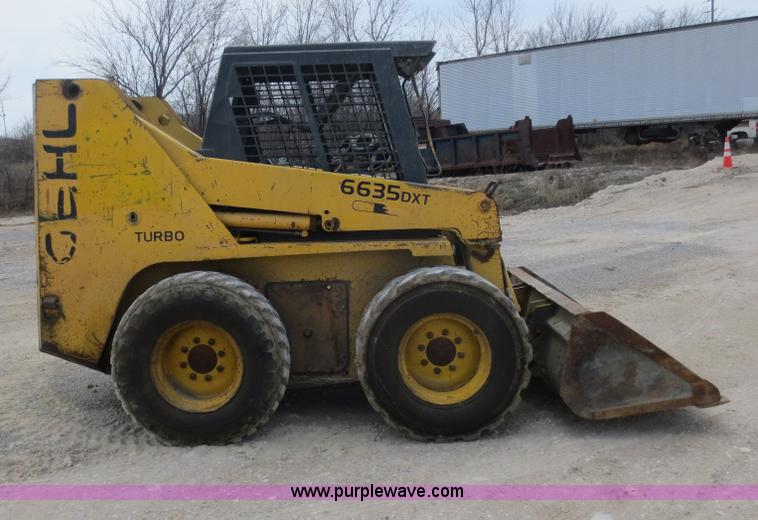 image for item D5816 Gehl 6635 DXT skid steer