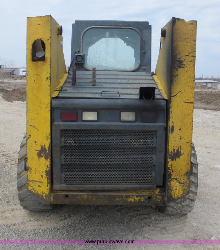 image for item D5816 Gehl 6635 DXT skid steer