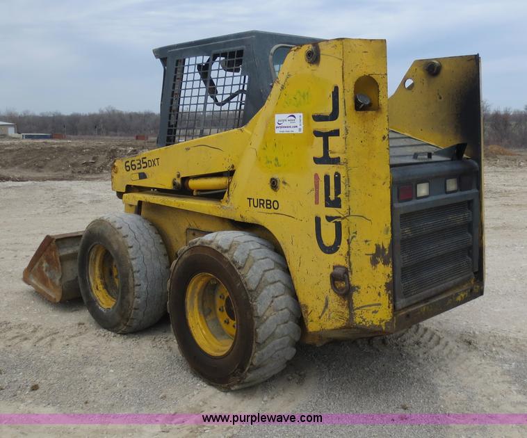 image for item D5816 Gehl 6635 DXT skid steer