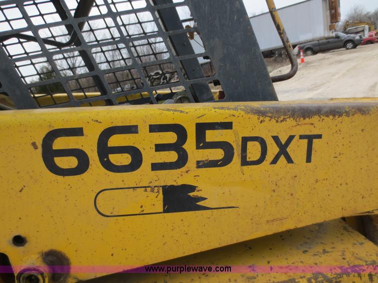 image for item D5816 Gehl 6635 DXT skid steer
