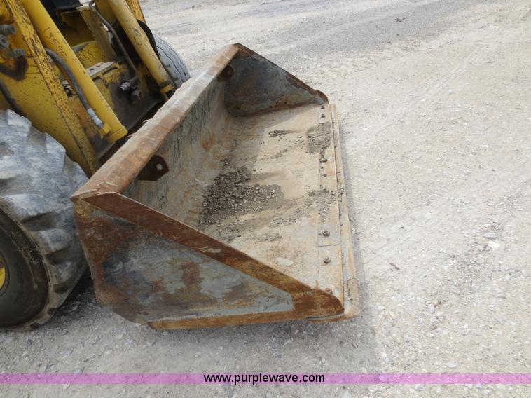 image for item D5816 Gehl 6635 DXT skid steer