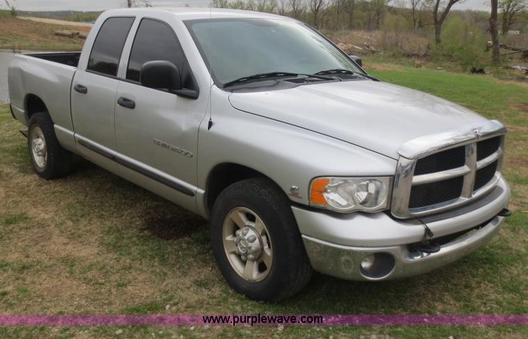 image for item D5821 2005 Dodge Ram 2500 Quad Cab pickup truck