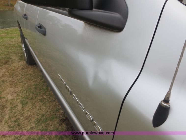 image for item D5821 2005 Dodge Ram 2500 Quad Cab pickup truck