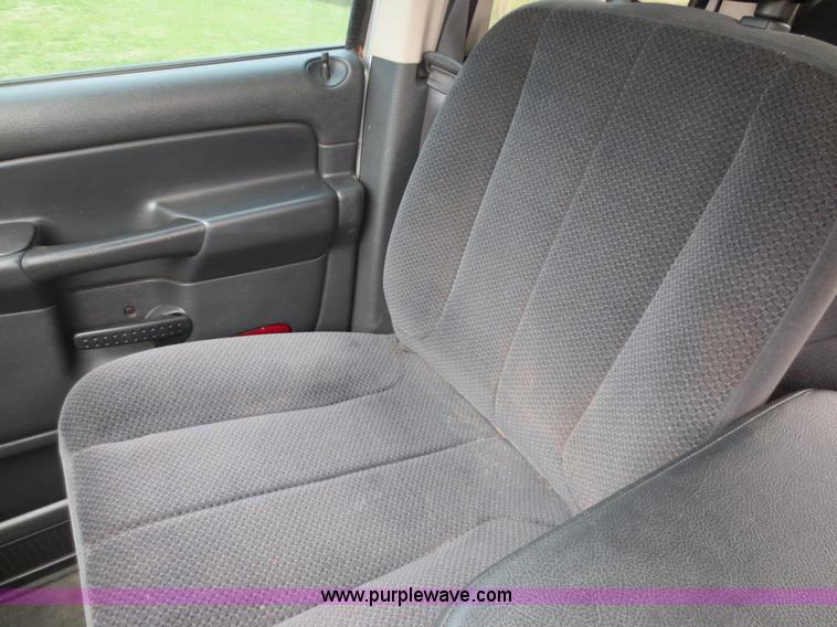 image for item D5821 2005 Dodge Ram 2500 Quad Cab pickup truck