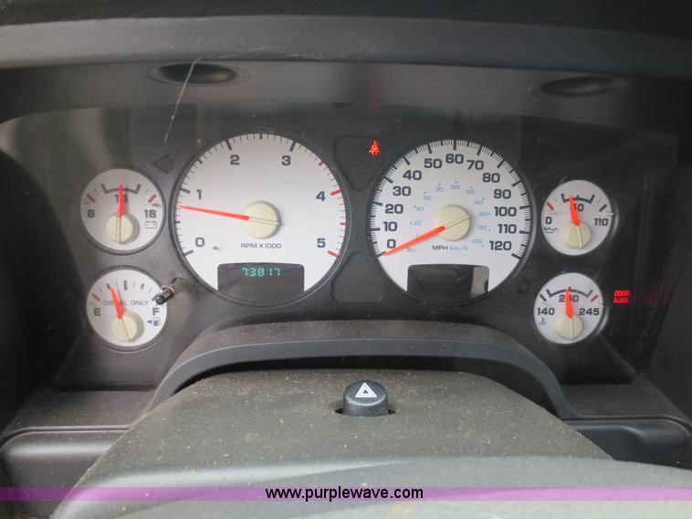 image for item D5821 2005 Dodge Ram 2500 Quad Cab pickup truck