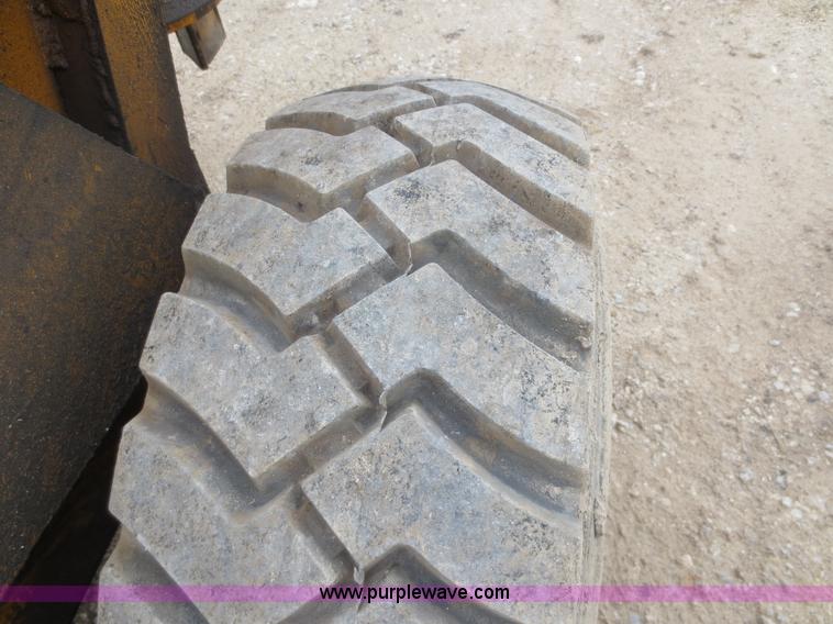 image for item D5822 Arrow concrete breaker