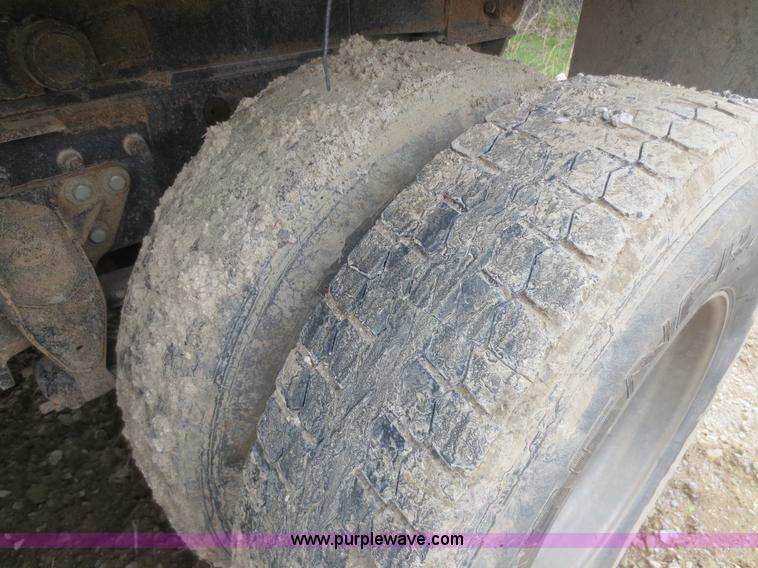 image for item D5823 1998 Mack CH613 dump truck