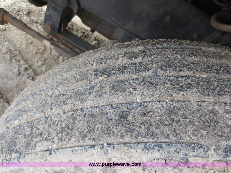 image for item D5823 1998 Mack CH613 dump truck