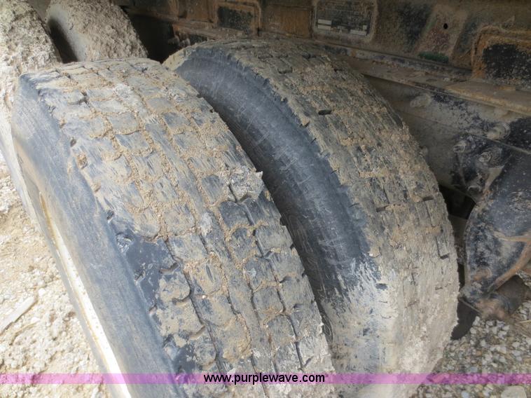 image for item D5823 1998 Mack CH613 dump truck