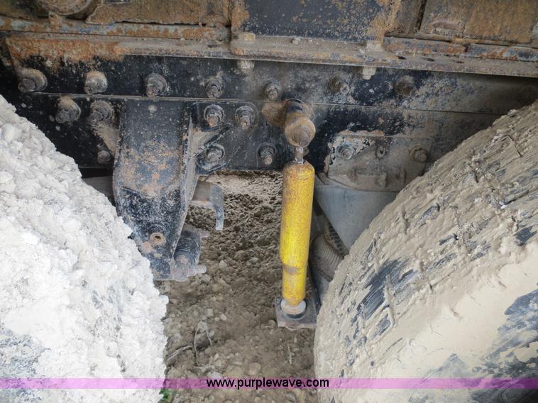 image for item D5823 1998 Mack CH613 dump truck