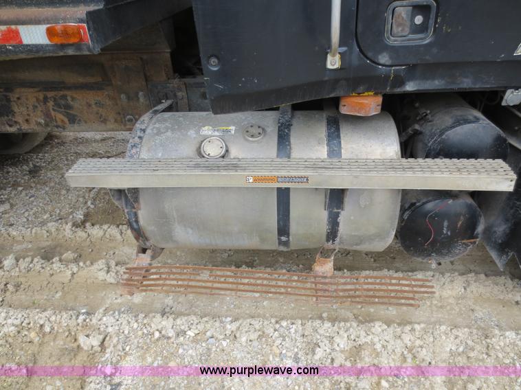 image for item D5823 1998 Mack CH613 dump truck