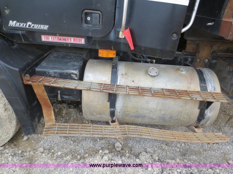 image for item D5823 1998 Mack CH613 dump truck