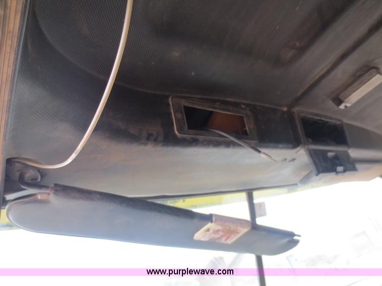 image for item D5823 1998 Mack CH613 dump truck