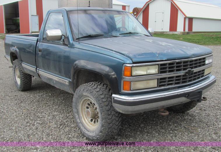 image for item D7311 1990 Chevrolet 2500 pickup truck