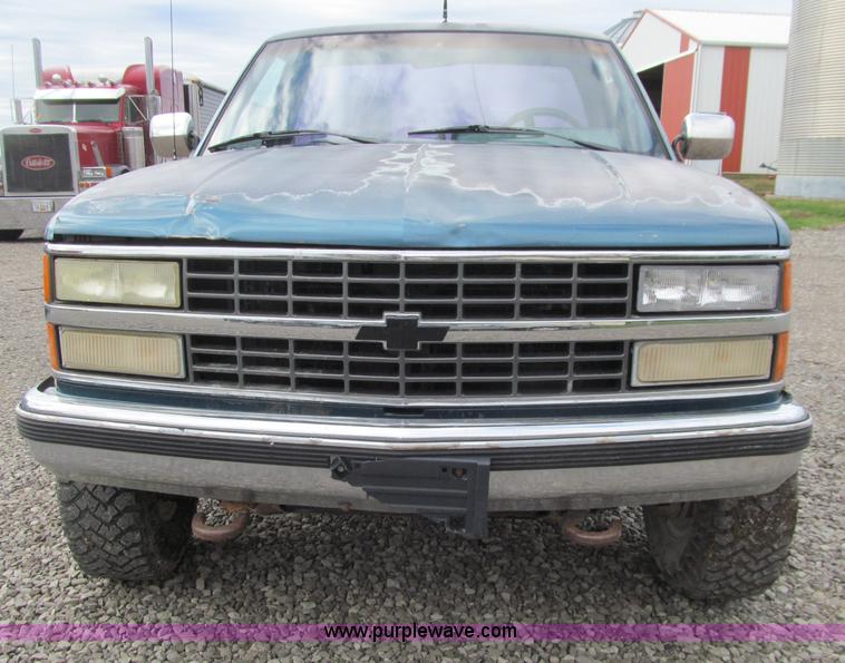 image for item D7311 1990 Chevrolet 2500 pickup truck