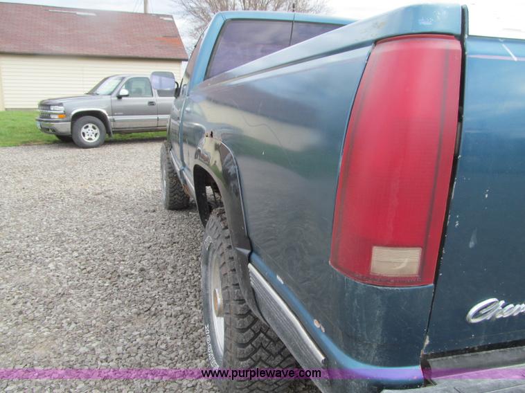 image for item D7311 1990 Chevrolet 2500 pickup truck