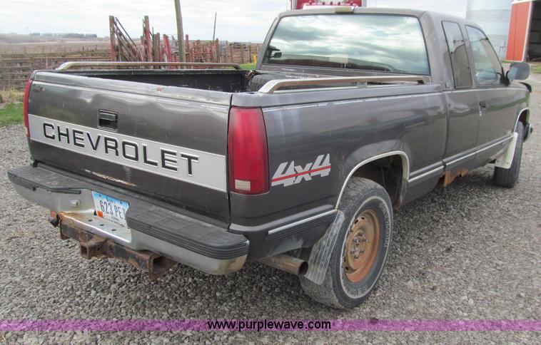 image for item D7312 1991 Chevrolet 2500 Extended Cab pickup truck