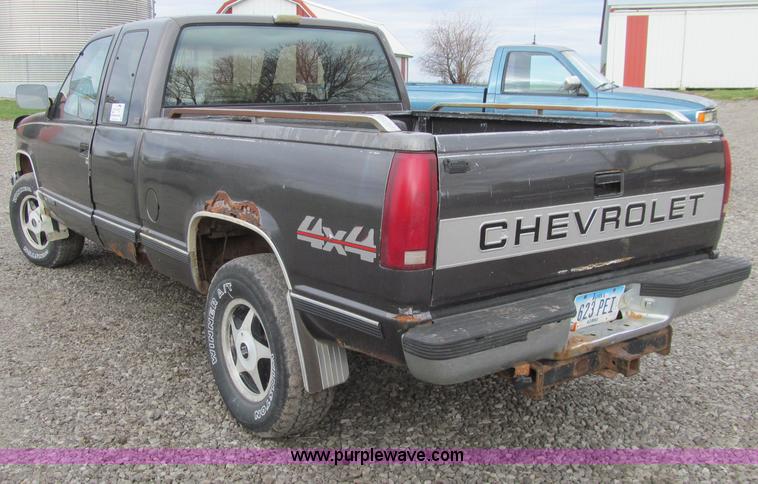 image for item D7312 1991 Chevrolet 2500 Extended Cab pickup truck