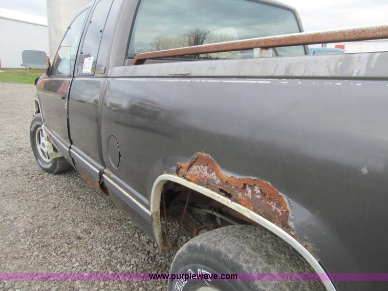 image for item D7312 1991 Chevrolet 2500 Extended Cab pickup truck