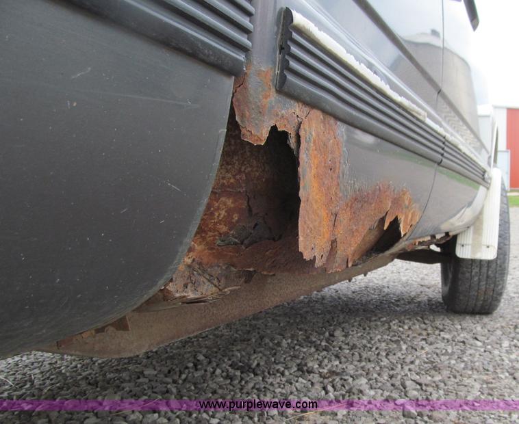 image for item D7312 1991 Chevrolet 2500 Extended Cab pickup truck