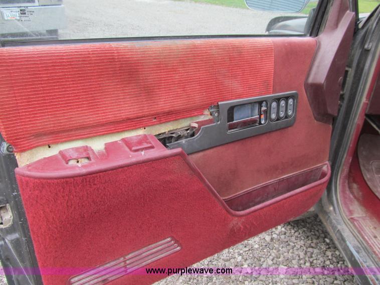 image for item D7312 1991 Chevrolet 2500 Extended Cab pickup truck