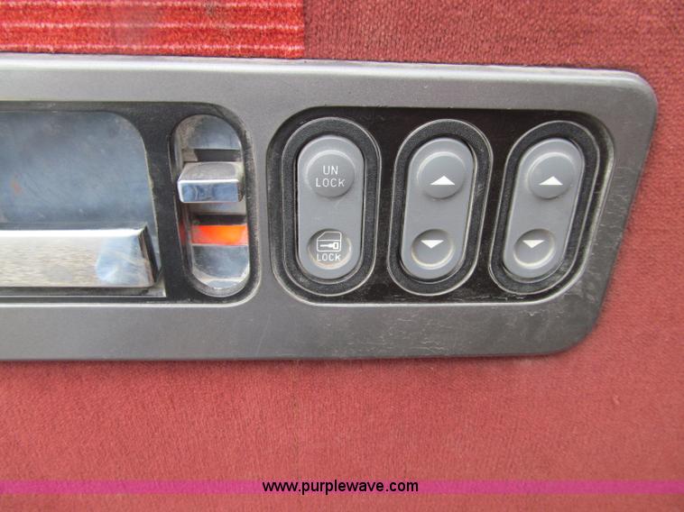 image for item D7312 1991 Chevrolet 2500 Extended Cab pickup truck