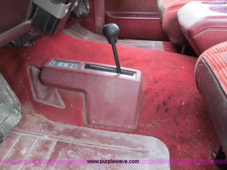 image for item D7312 1991 Chevrolet 2500 Extended Cab pickup truck