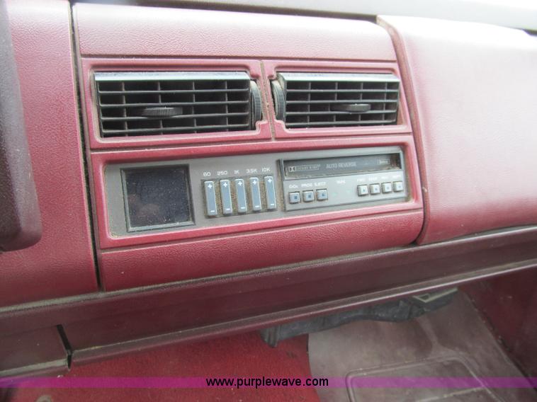 image for item D7312 1991 Chevrolet 2500 Extended Cab pickup truck