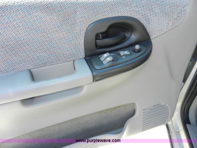 image for item D8006 2001 Pontiac Montana