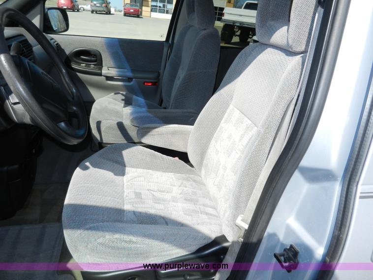 image for item D8006 2001 Pontiac Montana