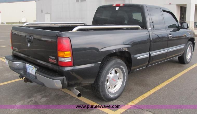 image for item D8175 1999 GMC Sierra 1500 SLE Extended Cab pickup truck