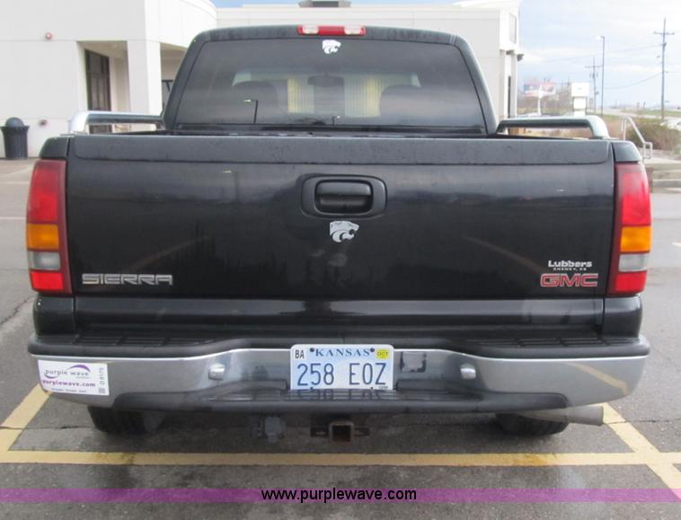 image for item D8175 1999 GMC Sierra 1500 SLE Extended Cab pickup truck
