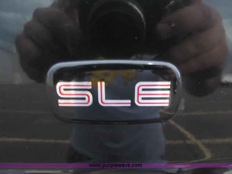 image for item D8175 1999 GMC Sierra 1500 SLE Extended Cab pickup truck