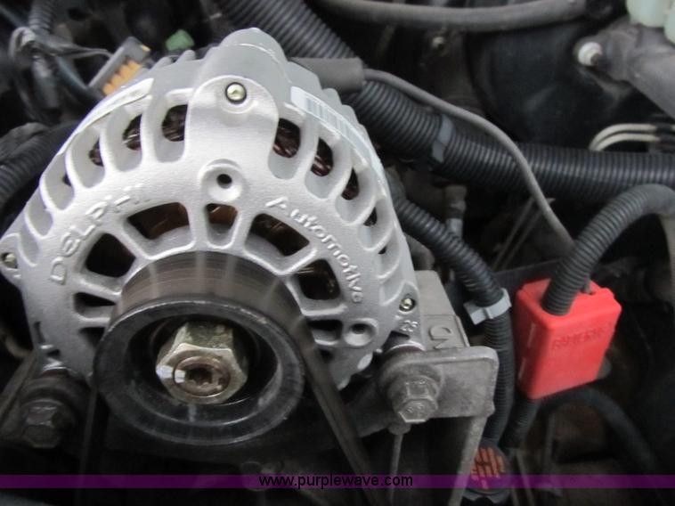 image for item D8175 1999 GMC Sierra 1500 SLE Extended Cab pickup truck