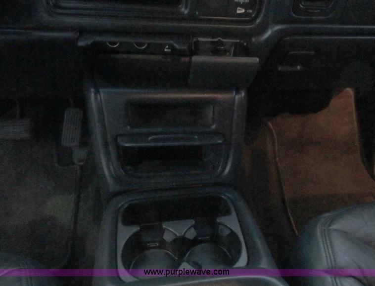 image for item D8175 1999 GMC Sierra 1500 SLE Extended Cab pickup truck