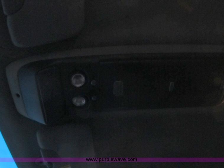 image for item D8175 1999 GMC Sierra 1500 SLE Extended Cab pickup truck