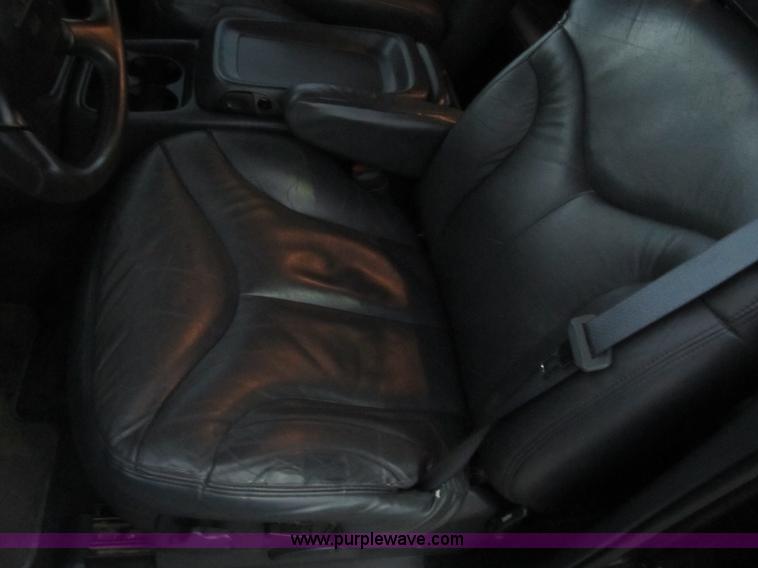 image for item D8175 1999 GMC Sierra 1500 SLE Extended Cab pickup truck