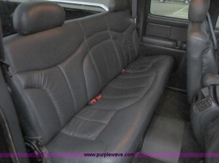 image for item D8175 1999 GMC Sierra 1500 SLE Extended Cab pickup truck