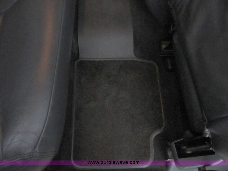 image for item D8175 1999 GMC Sierra 1500 SLE Extended Cab pickup truck